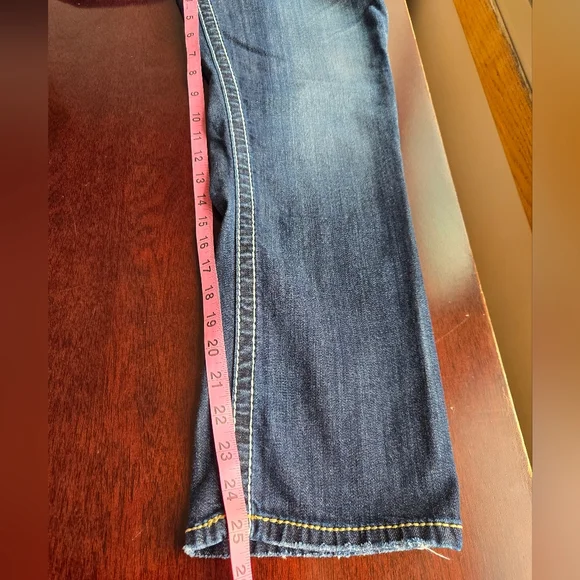 The Ultimate Y2K Throwback: Silver Jeans Co. "Santorini" Capris ✨ - Picture 5 of 10